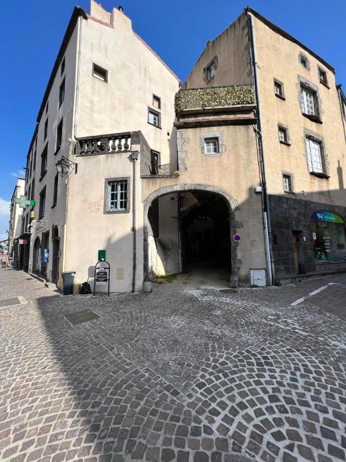 Charmant Studio, Au Coeur De La Ville De Riom Exterior photo